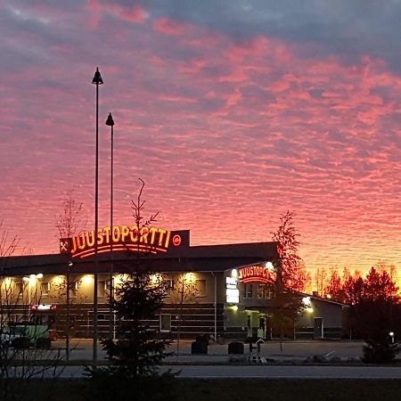 Hotelli Kaersaemaeki Екстериор снимка